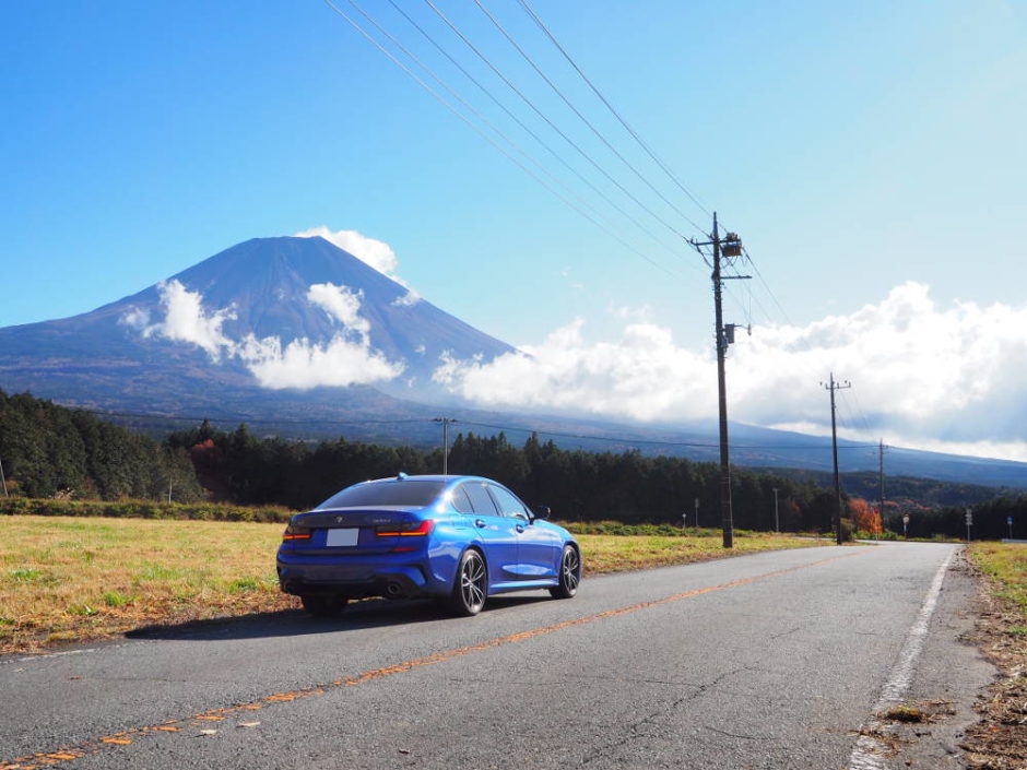BMW 320dと富士山