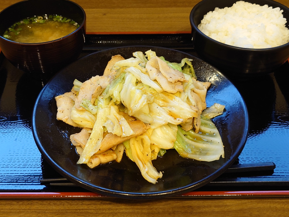 塩沢石打SAの豚キャベツ炒め定食
