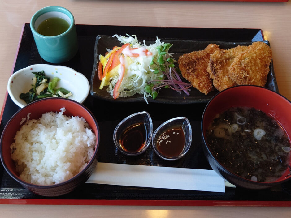 米山SAのブリカツ御膳