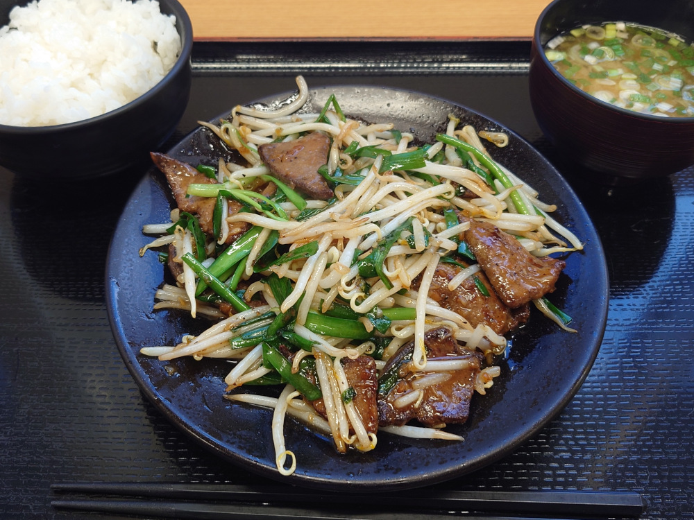 安積SA上り レバニラ炒め定食