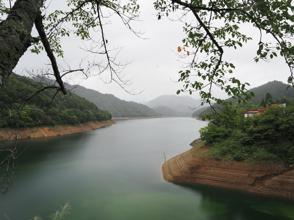 九頭竜湖