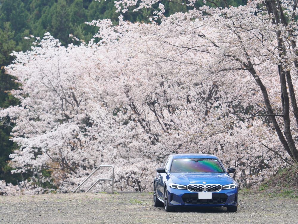 桜のBMW M340i