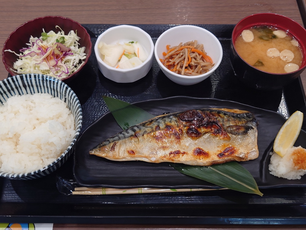 パサール蓮田の鯖の塩焼き定食