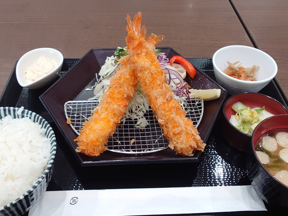 蓮田SA(上り)のジャンボエビフライ定食