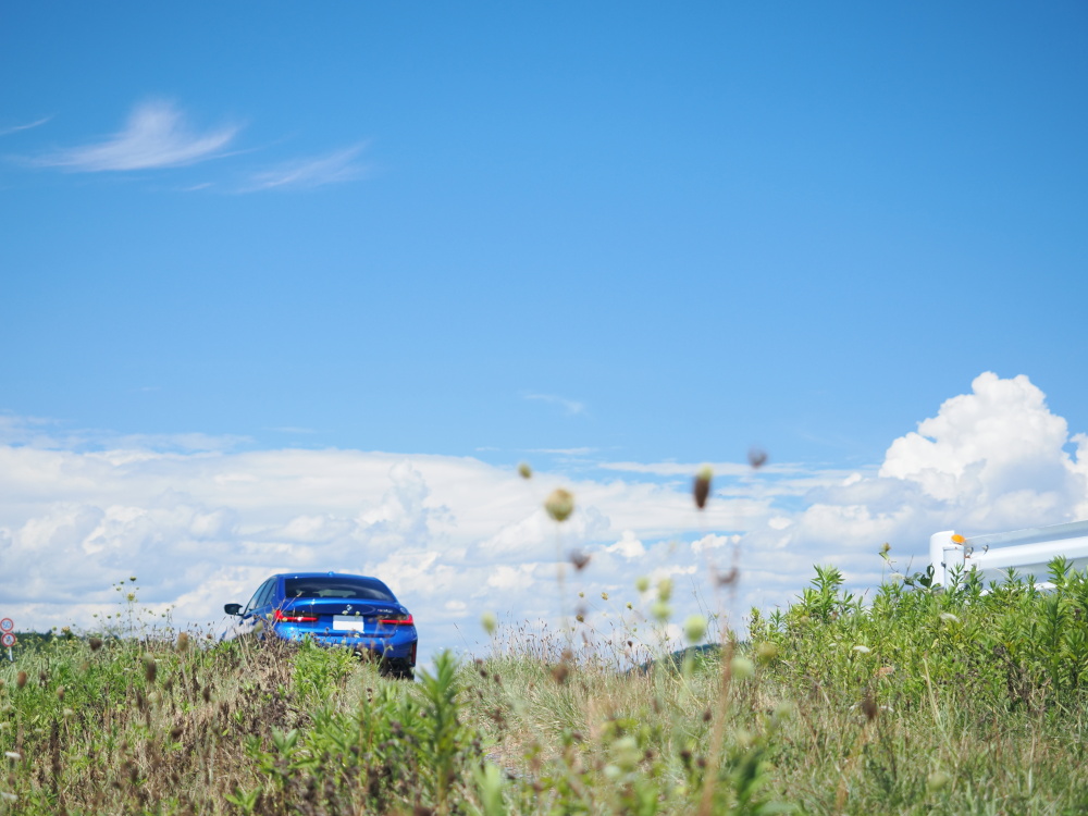 夏の空とBMW