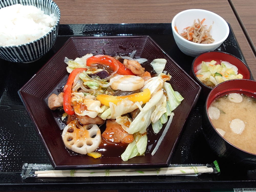 野菜と若鶏 黒酢あんかけ定食　蓮田サービスエリア上り線